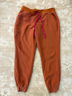 Figs Rust Joggers with Pink Drawstring Size L